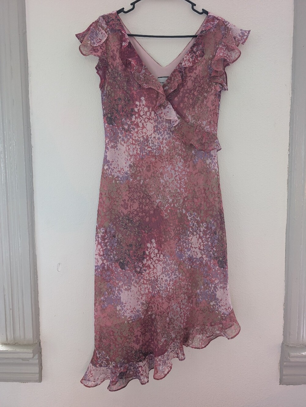 Ruffled V-Neck Midi Dress in Dusty Rose Floral